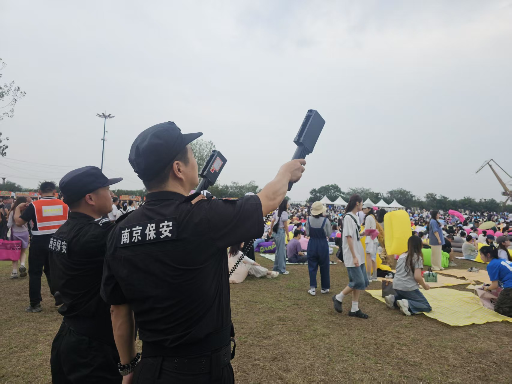 E:/25.12.10后 上传网站留存/【回首2025】南京保安“五新”答卷迎接“十五五”/回首2025照片/22 无人机反制.jpg22 无人机反制