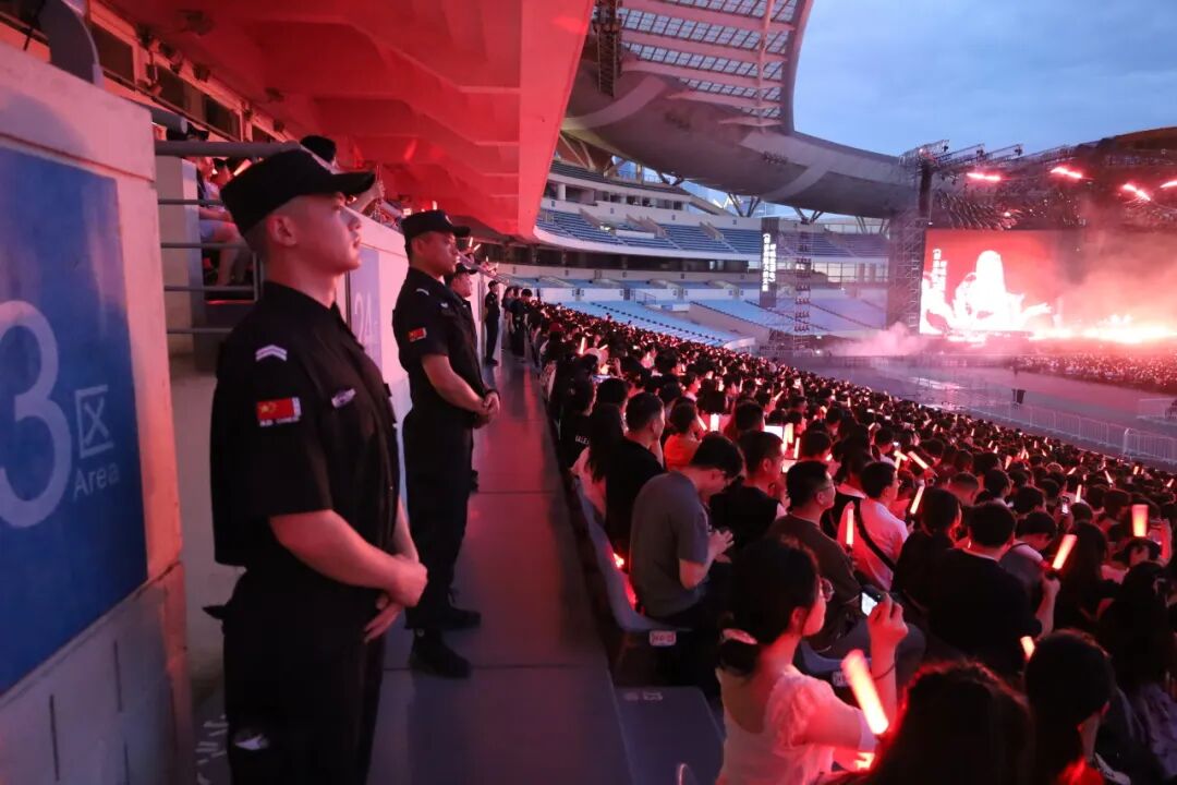 E:/25.12.10后 上传网站留存/【回首2025】南京保安“五新”答卷迎接“十五五”/回首2025照片/10.jpg10