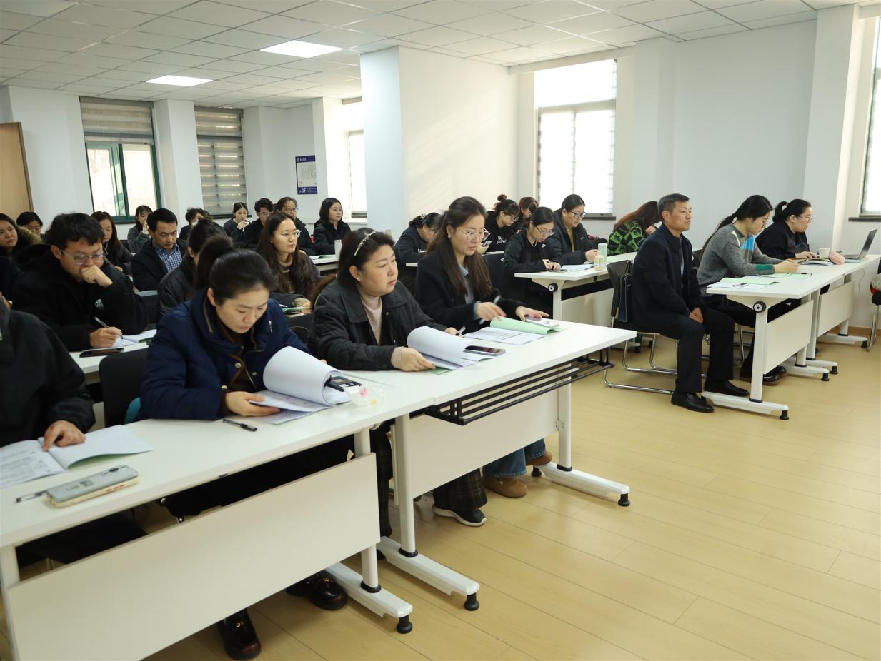 E:/25.12.10后 上传网站留存/学新规强技能 防风险促合规——南京市保安服务有限公司举办新增值税法专题培训/照片/IMG_9380_副本.jpgIMG_9380_副本